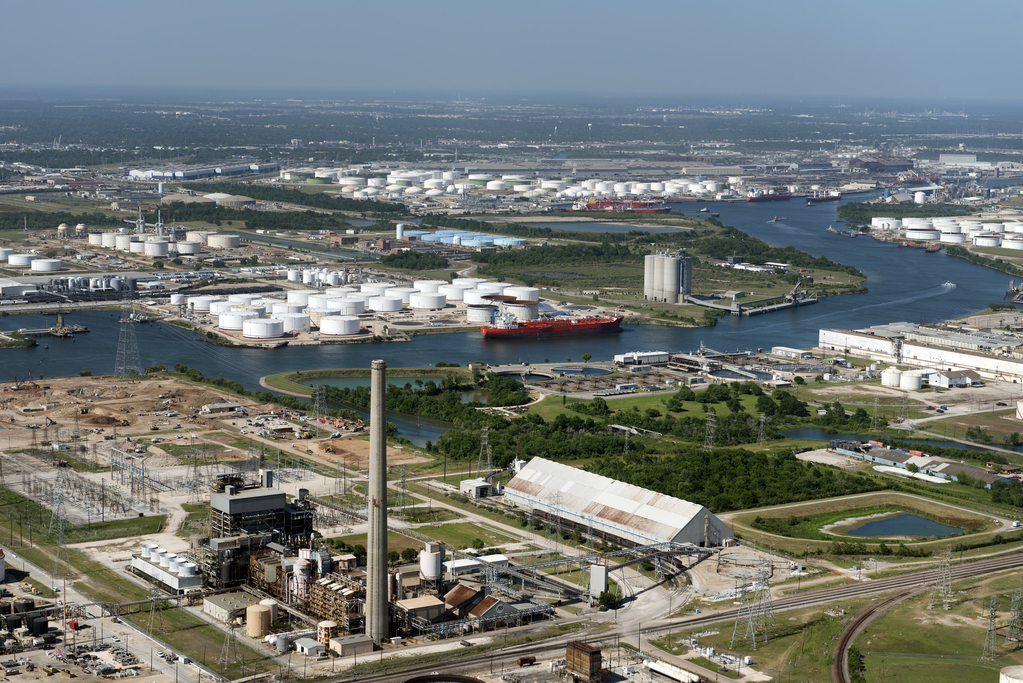 Equinor compra 25% do projeto em captura de carbono (CCS) 'Bayou Bend', da Chevron no Texas, EUA. Na imagem: Houston Ship Channel, um dos corredores industriais que será atendido pelo projeto de CCS Bayou Bend, da Chevron, Equinor e Talos (Foto: Departamento de Estado dos EUA)