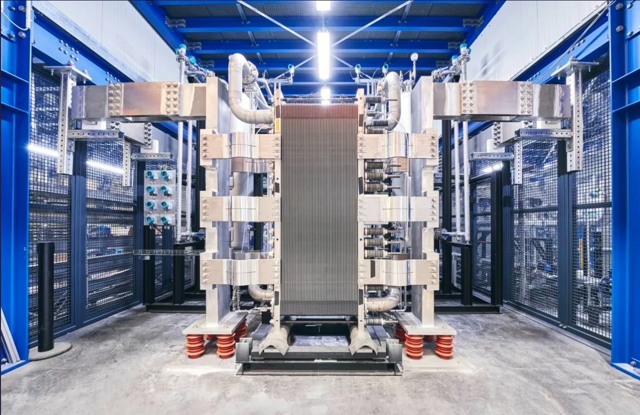 Eletrolisador da Siemens Energy para produção de hidrogênio no projeto Normand'Hy, da Air Liquide, na Normandia (Foto: Divulgação)