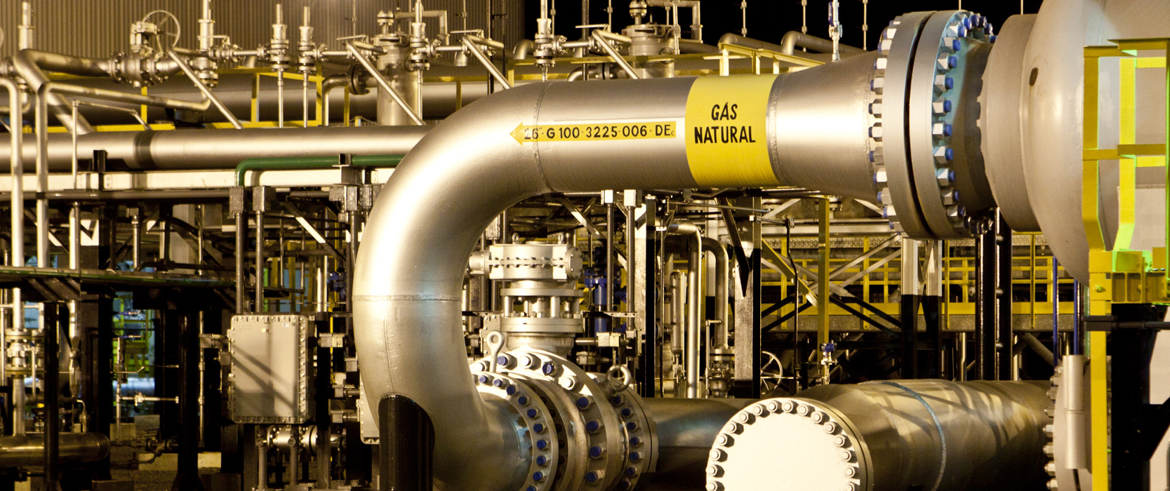 TBG está em busca de fornecedor de gás natural para balanceamento da rede em 2024. Na imagem: Instalações e rede de dutos metálicos, na cor dourada, do Gasbol – Gasoduto Bolívia-Brasil (Foto: Divulgação TBG)