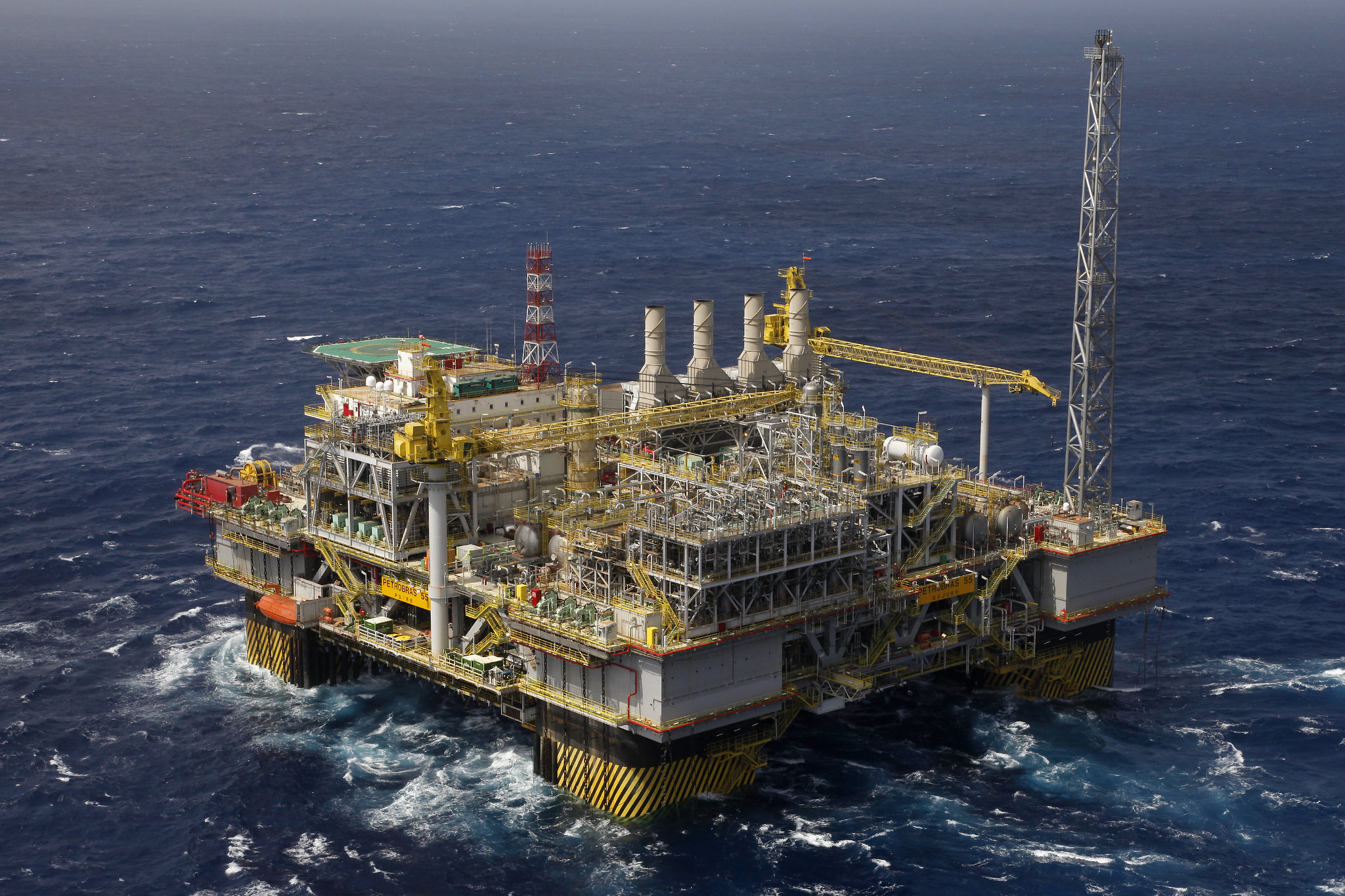 Ecopetrol: Petrobras e Shell avaliam investir em gás na Colômbia, na costa caribenha. Na imagem: Instalações da plataforma (FPSO) P-55 da Petrobras no Campo de Roncador, na área norte da Bacia de Campos (Foto: Cortesia PAC)