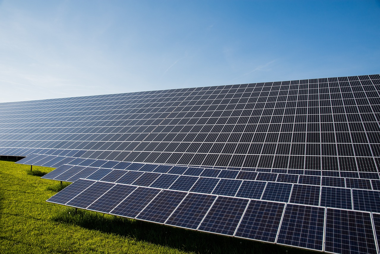 Atiaia Renováveis adquire dois parques solares da Ibitu Energia