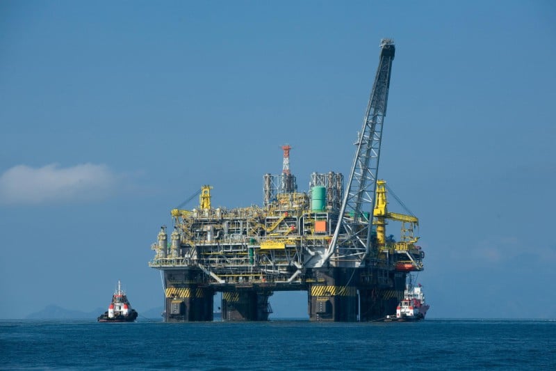 Preço do petróleo atinge US$ 89 após escalada dos conflito em Israel e Gaza, território palestino. Na imagem: Plataforma para exploração offshore de petróleo (Foto: Agência Petrobras)