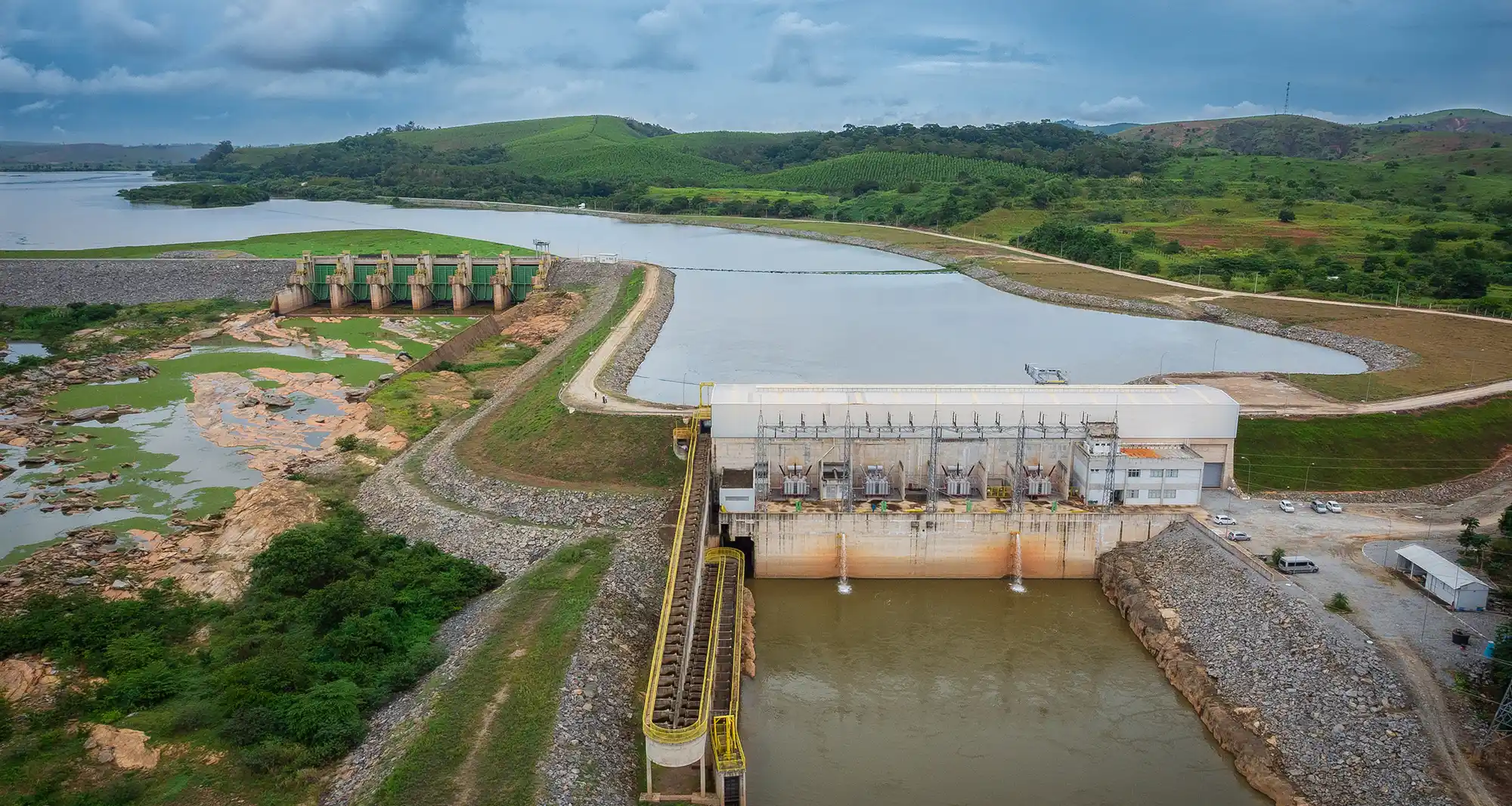 Eletrobras conclui a compra da hidrelétrica Baguari por R$ 875 milhões da Cemig e Neoenergia. Na imagem: UHE Baguari (140 MW), no Rio Doce, em Governador Valadares, Minas Gerais (Foto: Divulgação)