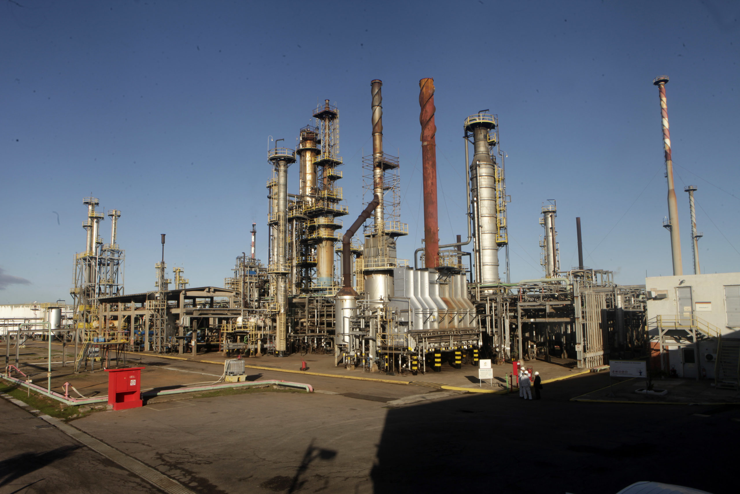 Petrobras prevê iniciar em 2024 os investimentos na modernização da Refinaria Riograndense, afirma Prates. Na imagem: Instalações da Refinaria de Petróleo Riograndense – RPR (Foto: Agência Petrobras)