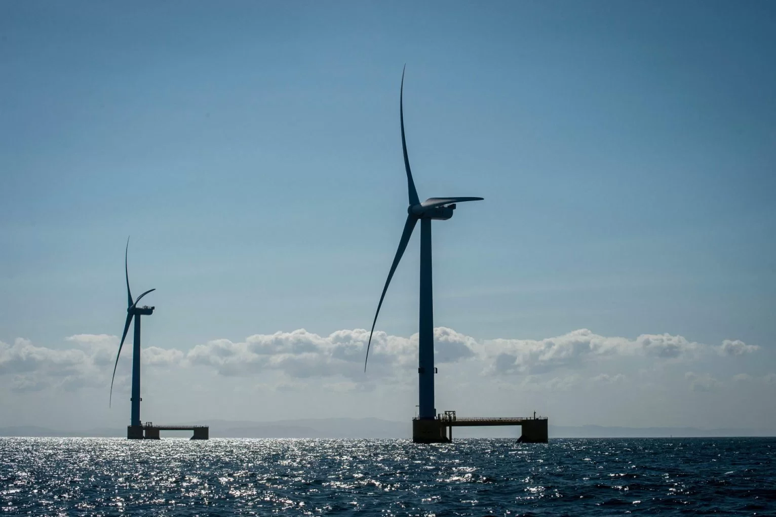 Iberdrola inaugura maior usina eólica offshore dos EUA, Vineyard Wind I (806 MW), que já começou a fornecer energia para o estado de Massachusetts. Na imagem: Parque eólico offshore no Reino Unido (Foto: Pixabay)