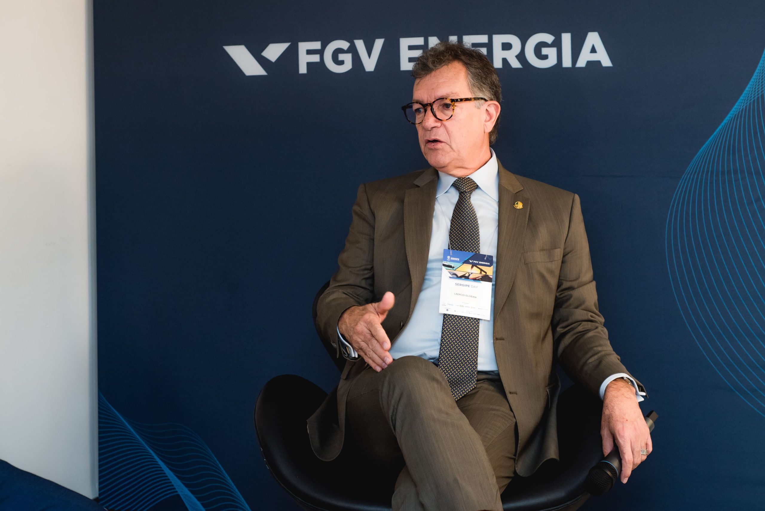 Deputado federal Laércio Oliveira em entrevista ao estúdio epbr durante o Sergipe Day na Fundação Getúlio Vargas (FGV) no Rio, em 12/3/2024 (Foto: Victor Curi/epbr)