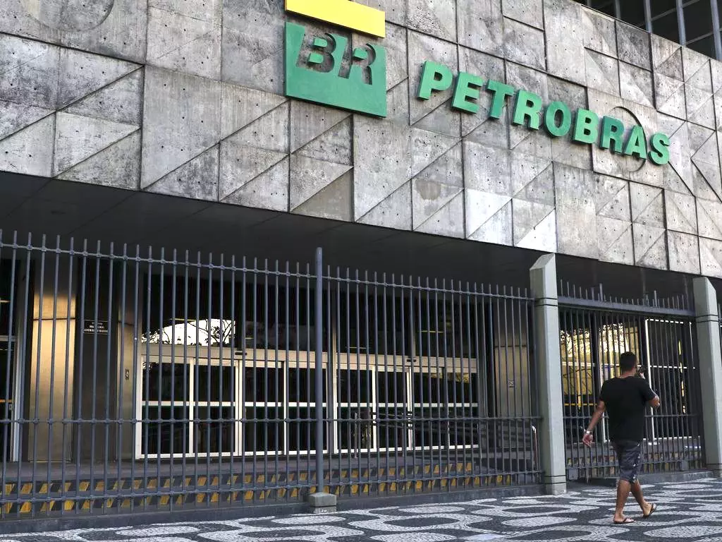 Na imagem: Fachada da Petrobras, na avenida Chile, no Rio de Janeiro (Foto: Fernando Frazão/Agência Brasil)